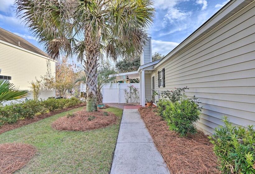 Bluffton Getaway W/ Fenced Yard: 7 Mi To Beach!