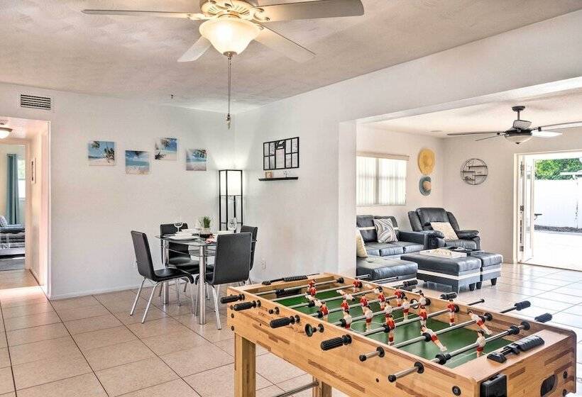 Bright Bradenton Home W/ Games: 6 Mi To Beach