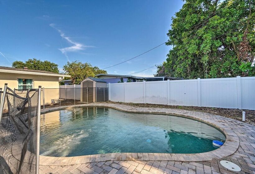 Bright Bradenton Home W/ Games: 6 Mi To Beach