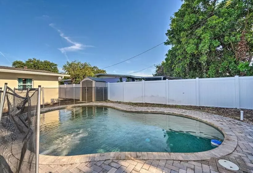 Bright Bradenton Home W/ Games: 6 Mi To Beach