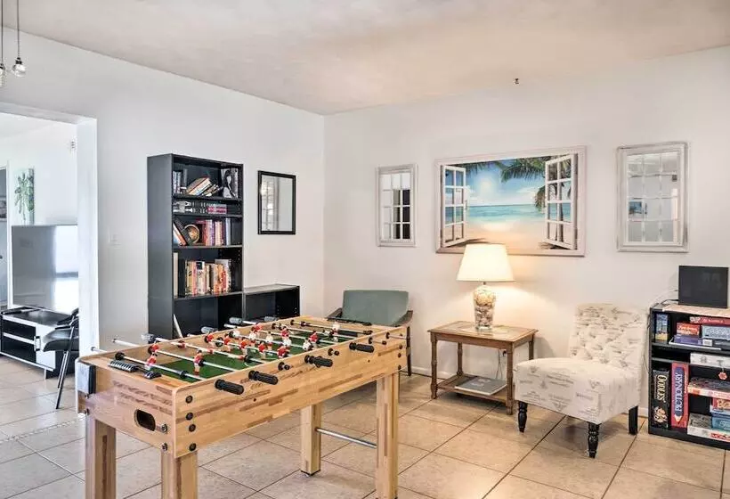 Bright Bradenton Home W/ Games: 6 Mi To Beach