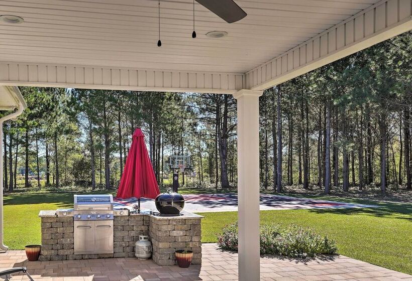 Bright Hopkins Home W/ Game Room & Fire Pit!