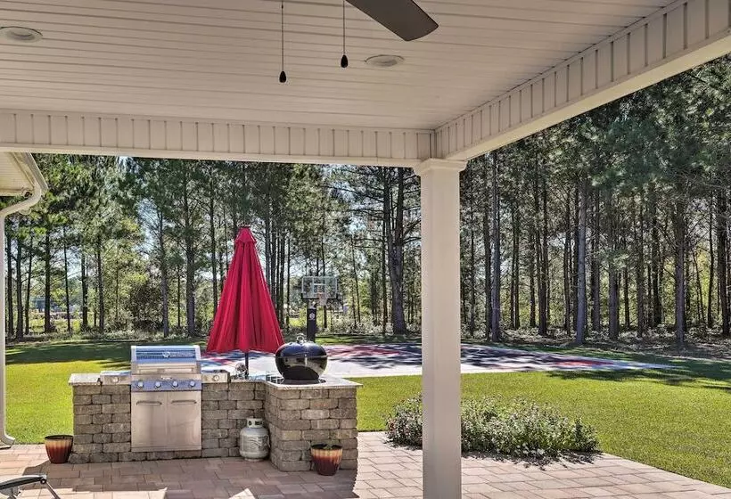 Bright Hopkins Home W/ Game Room & Fire Pit!