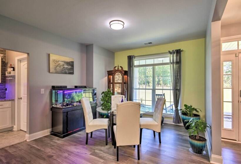 Bright Hopkins Home W/ Game Room & Fire Pit!
