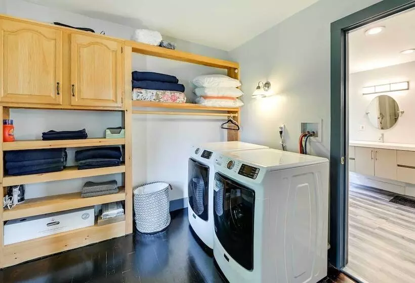 < 4 Mi To Cooperstown: Charming Historic Home!