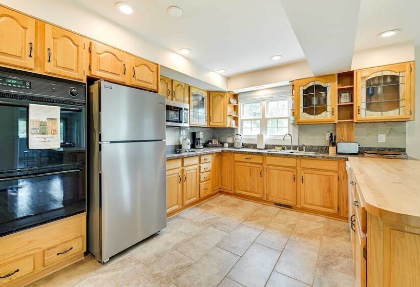 < 4 Mi To Cooperstown: Charming Historic Home!