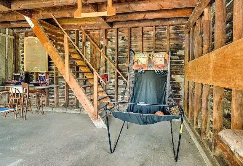 < 4 Mi To Cooperstown: Charming Historic Home!