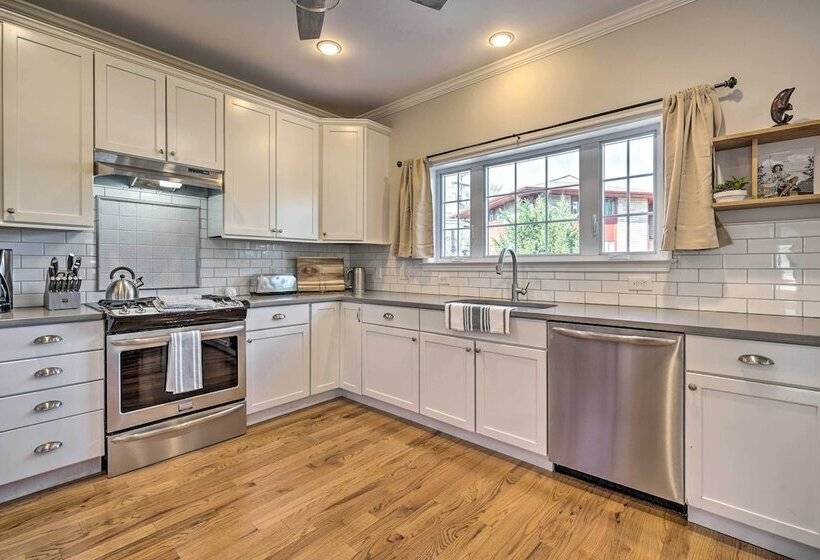 Charming Spring Lake Retreat, 1 Mi To Beach!