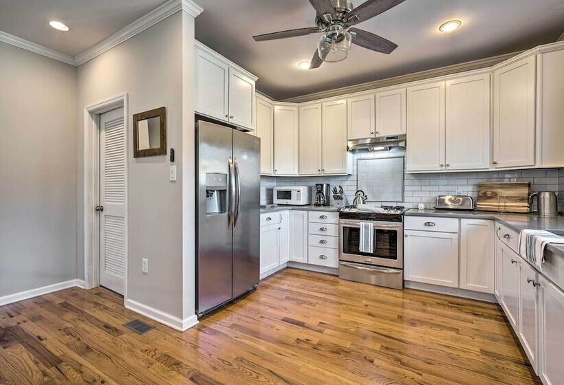 Charming Spring Lake Retreat, 1 Mi To Beach!