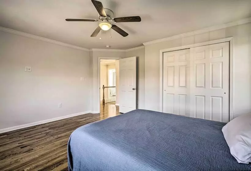 Charming Spring Lake Retreat, 1 Mi To Beach!