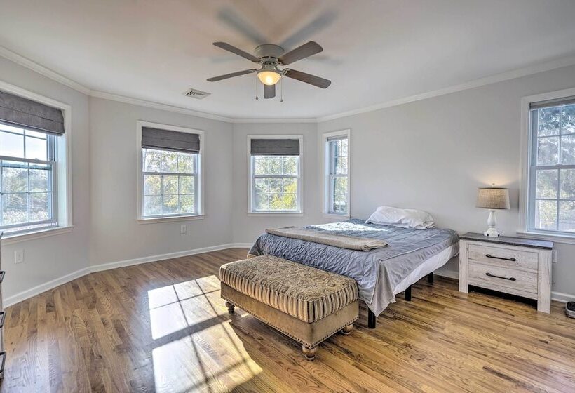 Charming Spring Lake Retreat, 1 Mi To Beach!