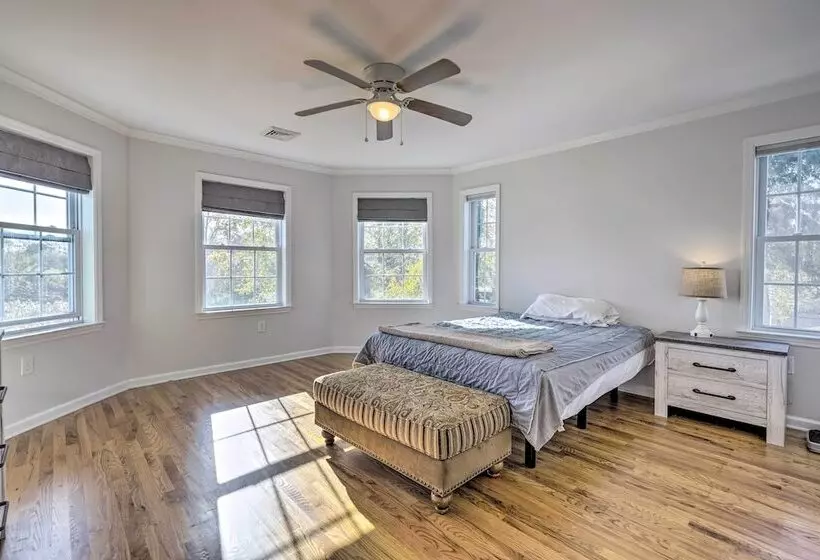 Charming Spring Lake Retreat, 1 Mi To Beach!