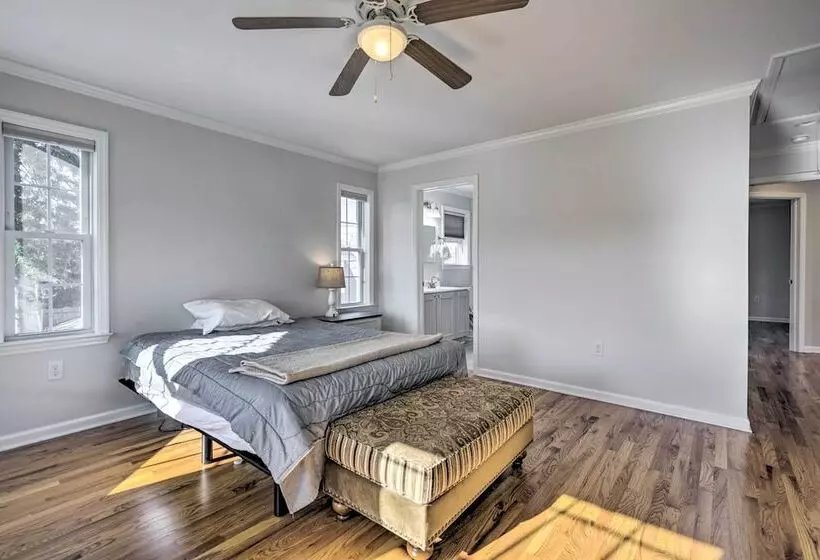 Charming Spring Lake Retreat, 1 Mi To Beach!