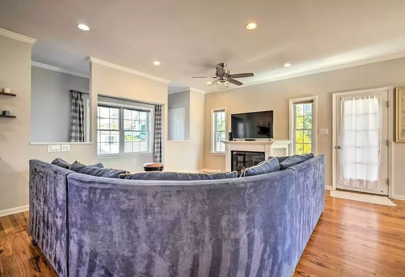 Charming Spring Lake Retreat, 1 Mi To Beach!