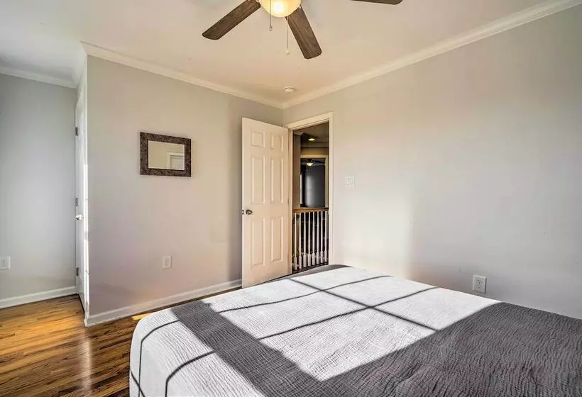 Charming Spring Lake Retreat, 1 Mi To Beach!