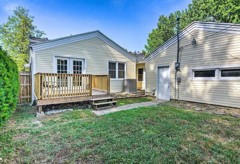 Charming Springfield Home W/ Private Backyard