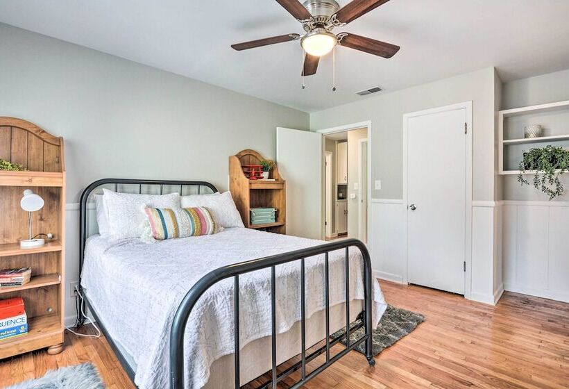 Charming Springfield Home W/ Private Backyard