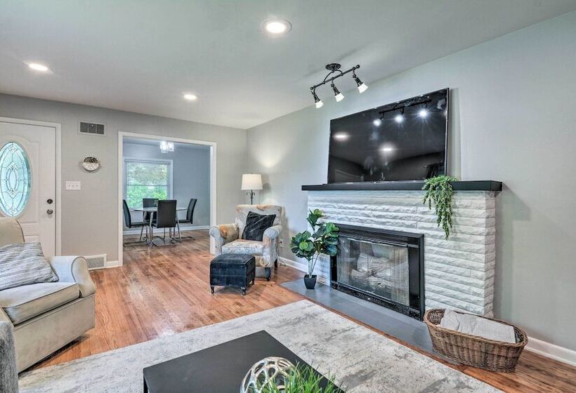 Charming Springfield Home W/ Private Backyard