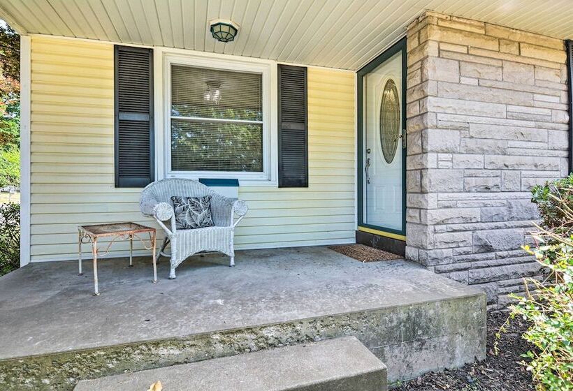 Charming Springfield Home W/ Private Backyard