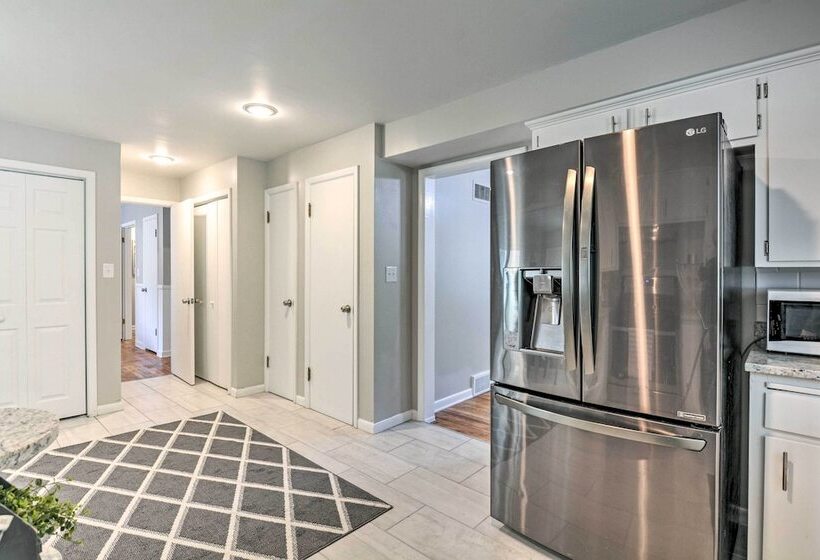 Charming Springfield Home W/ Private Backyard