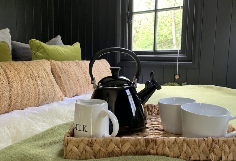 Cornwall Woodland Dog Friendly Shepherd S Hut