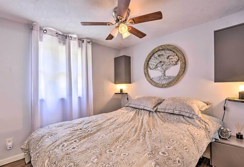 Cozy Cabin With Sunroom & Cacapon River Access!