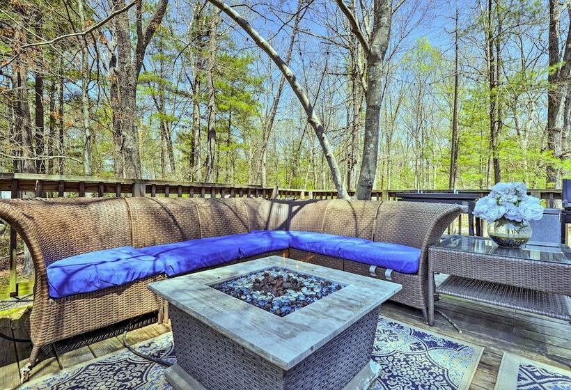 Cozy Cabin With Sunroom & Cacapon River Access!