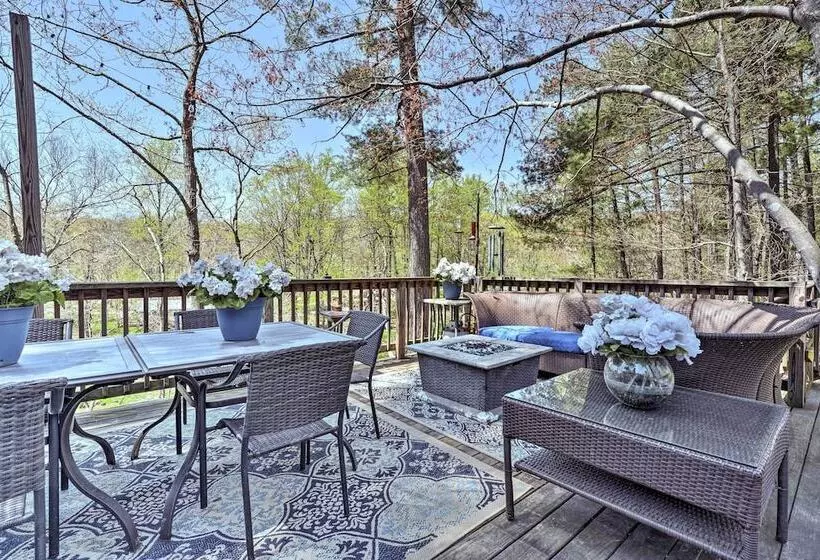 Cozy Cabin With Sunroom & Cacapon River Access!