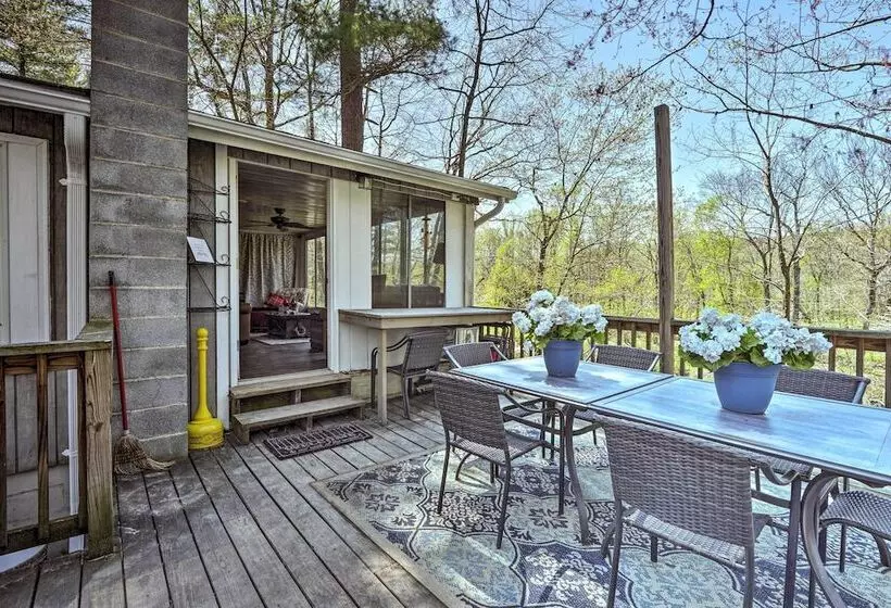 Cozy Cabin With Sunroom & Cacapon River Access!