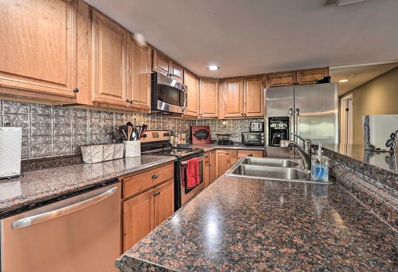 Cozy Cabin With Sunroom & Cacapon River Access!