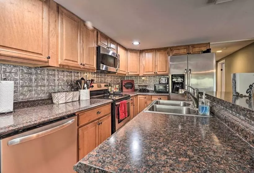 Cozy Cabin With Sunroom & Cacapon River Access!