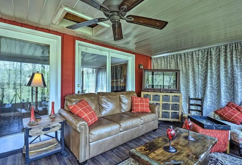 Cozy Cabin With Sunroom & Cacapon River Access!