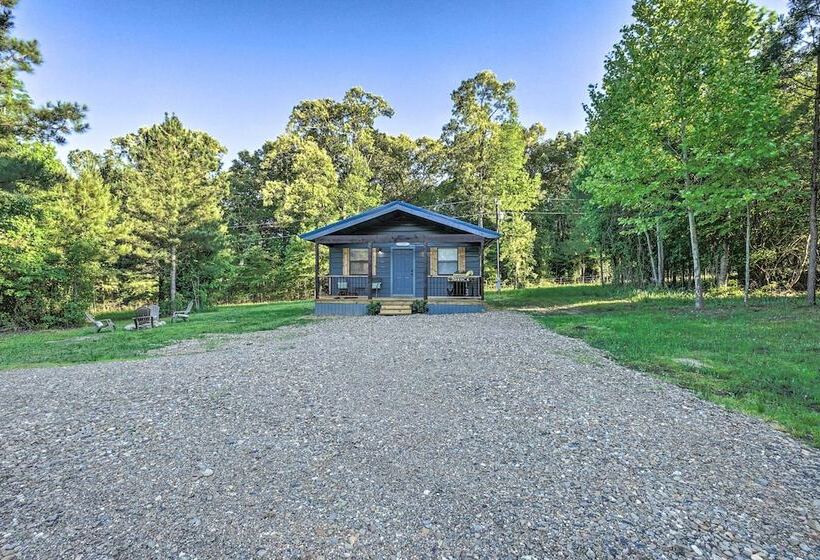 Serene Broken Bow Cabin W/ Fire Pit & Gas Grill!