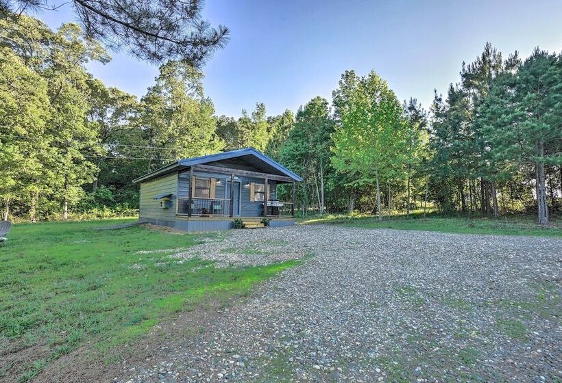 Serene Broken Bow Cabin W/ Fire Pit & Gas Grill!