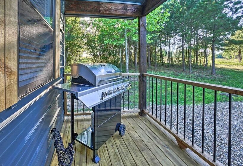 Serene Broken Bow Cabin W/ Fire Pit & Gas Grill!