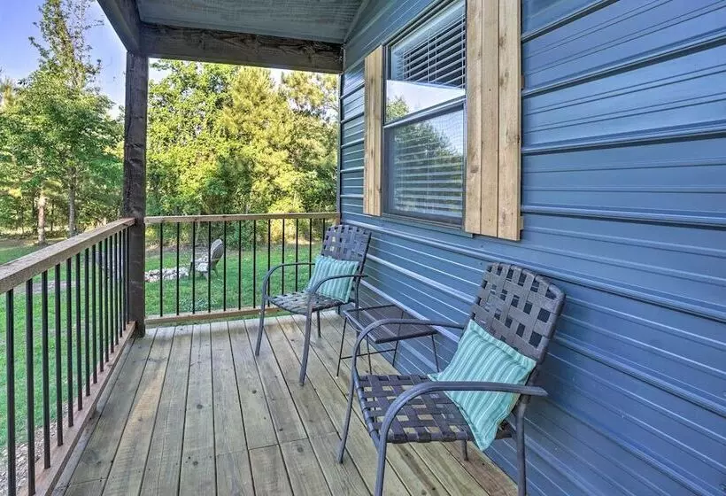 Serene Broken Bow Cabin W/ Fire Pit & Gas Grill!