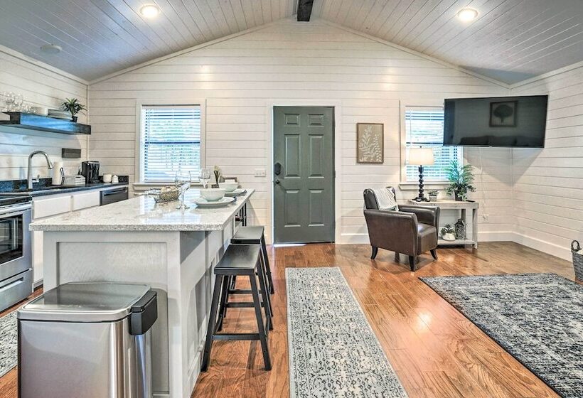 Serene Broken Bow Cabin W/ Fire Pit & Gas Grill!