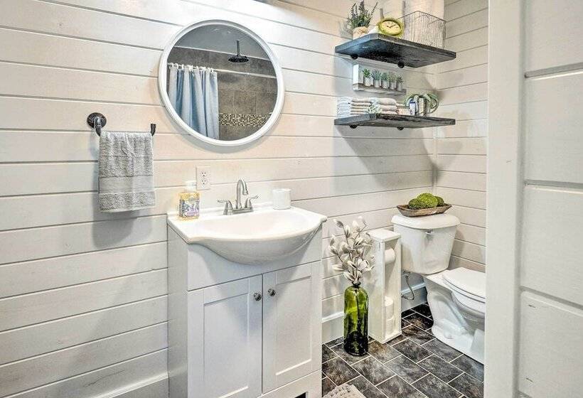 Serene Broken Bow Cabin W/ Fire Pit & Gas Grill!