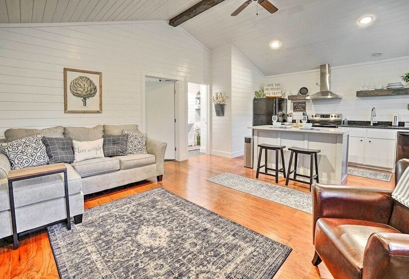 Serene Broken Bow Cabin W/ Fire Pit & Gas Grill!