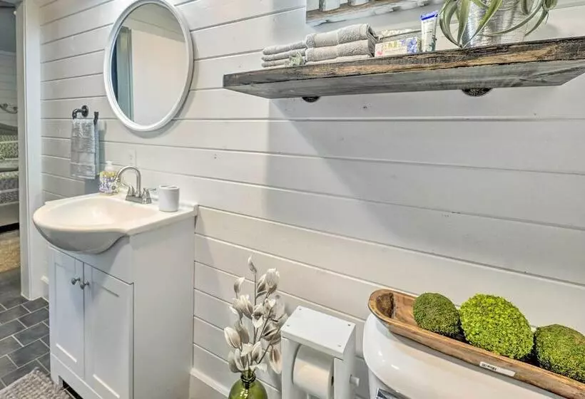 Serene Broken Bow Cabin W/ Fire Pit & Gas Grill!