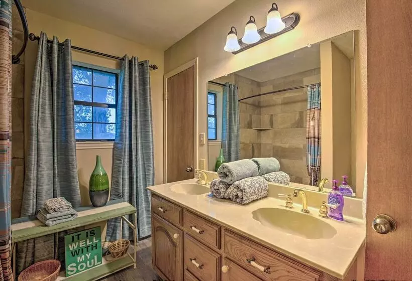 Cozy Family Home W/ Fire Pit, 4 Mi To Lake Fork