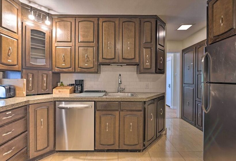 Cozy Salt Lake City Home: Hike, Ski & Explore!