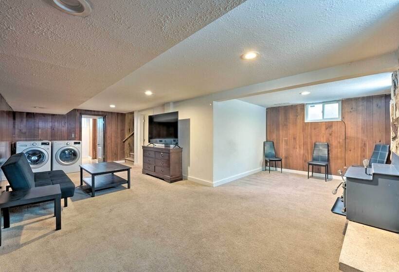 Cozy Salt Lake City Home: Hike, Ski & Explore!