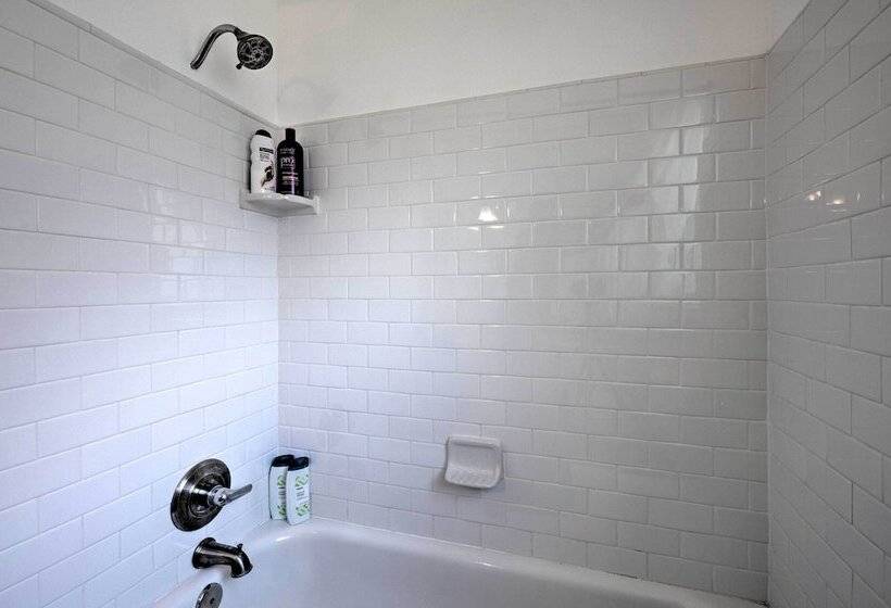 Cozy Salt Lake City Home: Hike, Ski & Explore!