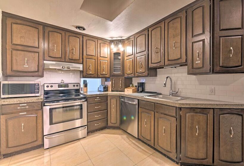 Cozy Salt Lake City Home: Hike, Ski & Explore!