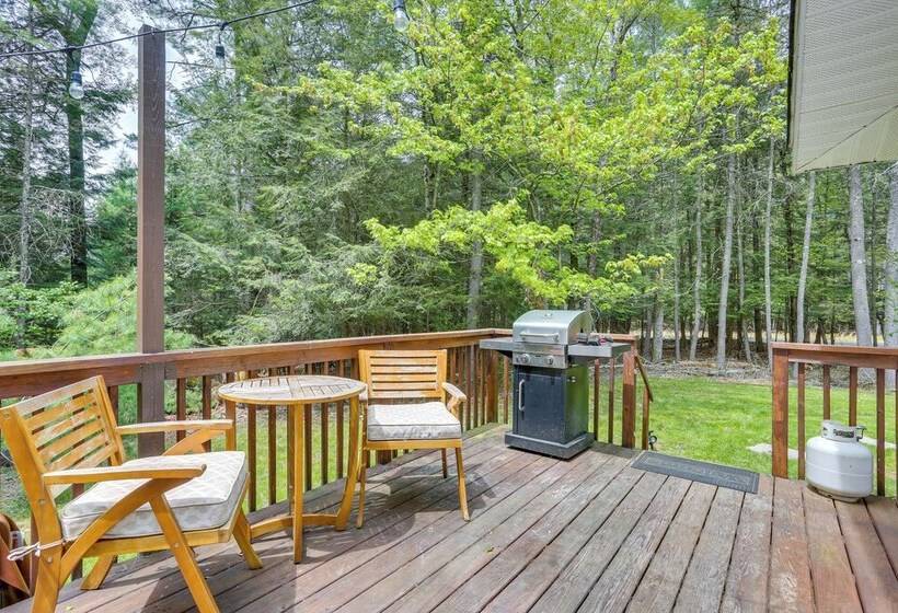 Cozy Swan Lake Apt W/ Grill + Private Yard