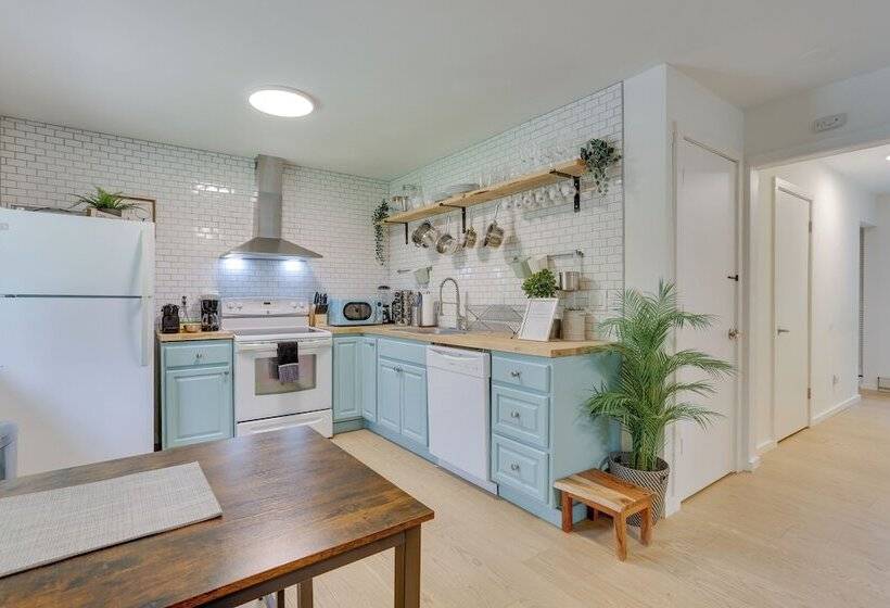 Cozy Swan Lake Apt W/ Grill + Private Yard