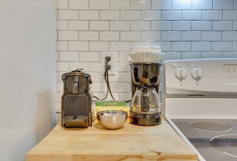 Cozy Swan Lake Apt W/ Grill + Private Yard