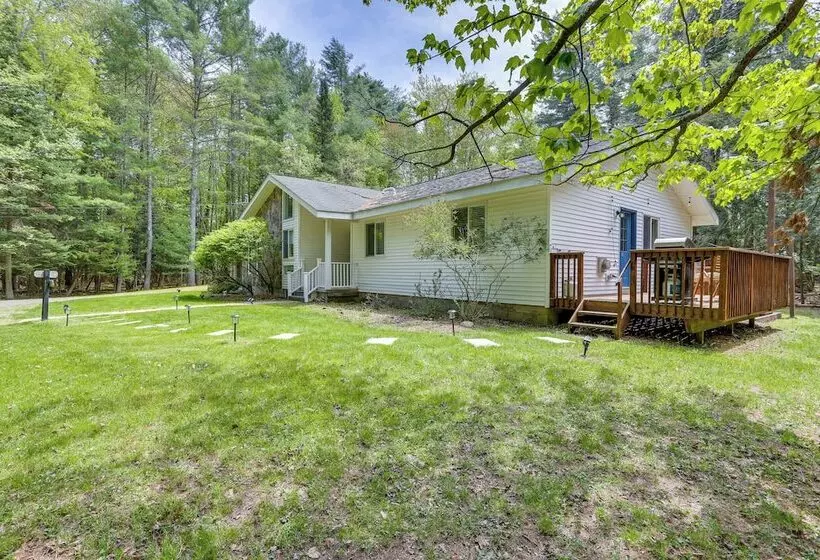 Cozy Swan Lake Apt W/ Grill + Private Yard