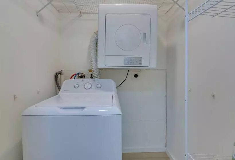 Cozy Swan Lake Apt W/ Grill + Private Yard